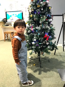 「茶色」｜「アイテム（サロペット/オーバーオール）」を使った、かなかなさん（キッズ・90cm）の冬コーディネート