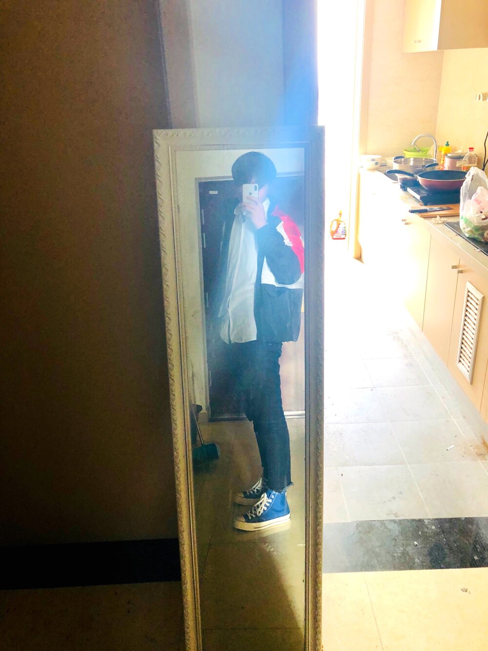 「秋服」｜「NIKEのアイテム（スタジャン、ホワイト系）」を使った、祖使さん（メンズ・178cm）の秋コーディネートの1枚目の写真