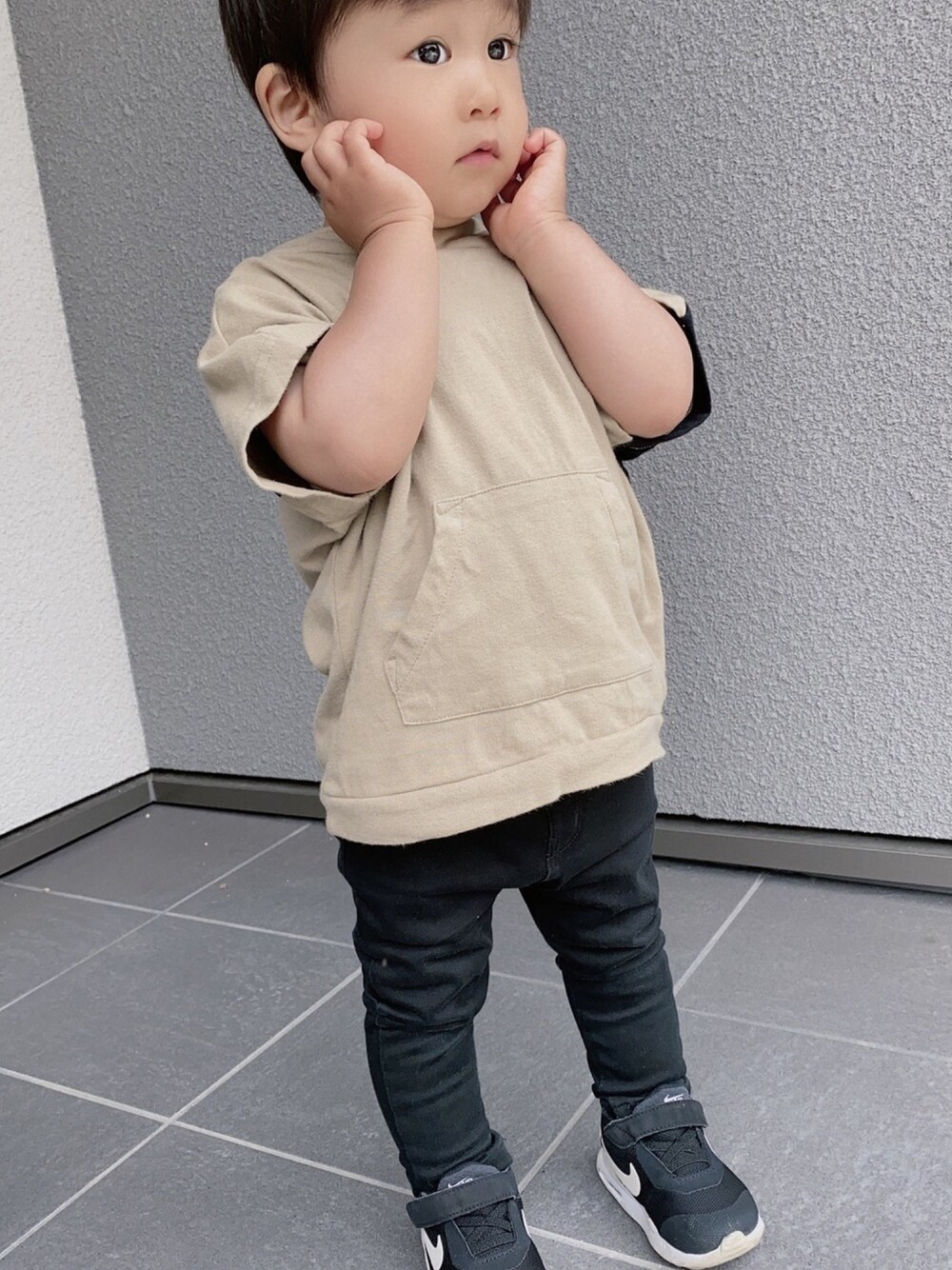 「男の子コーデ、男の子、1歳7カ月」｜「BRANSHESのアイテム（Tシャツ/カットソー、ベージュ系）」を使った、Toaママさん（キッズ・80cm）の春コーディネートの1枚目の写真