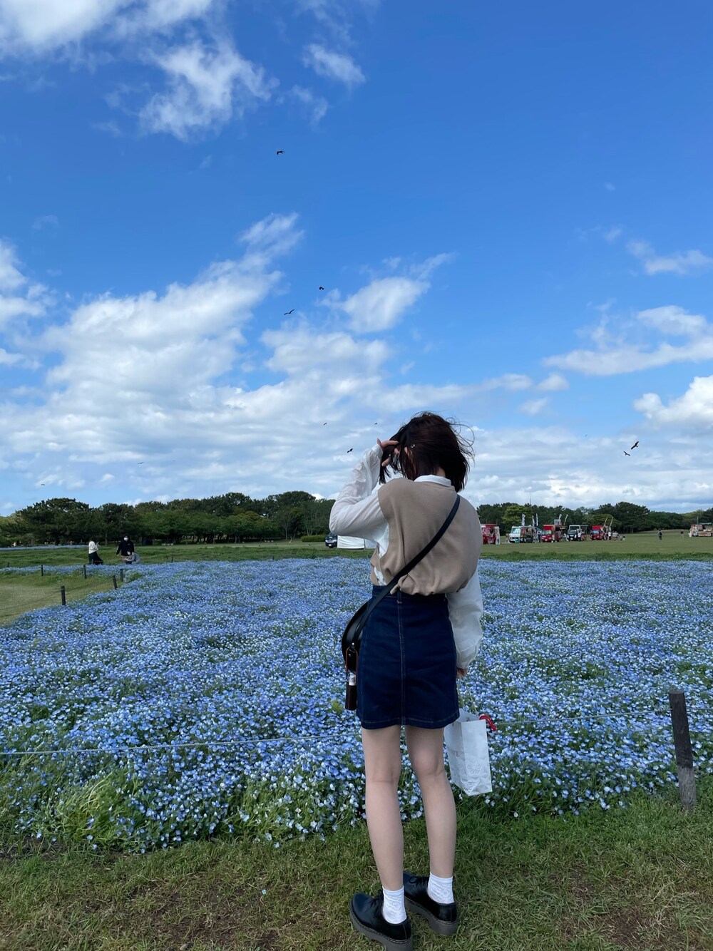 「SEVENDAYS=SUNDAYのアイテム（ベスト、ベージュ系）」を使った、あきさん（レディース・155cm）の春コーディネートの1枚目の写真