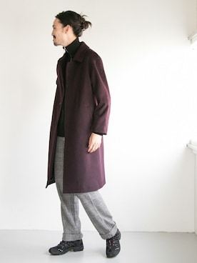 「アイテム（ステンカラーコート、レッド系）」を使った、otsukiさん（メンズ・184cm）の秋コーディネート