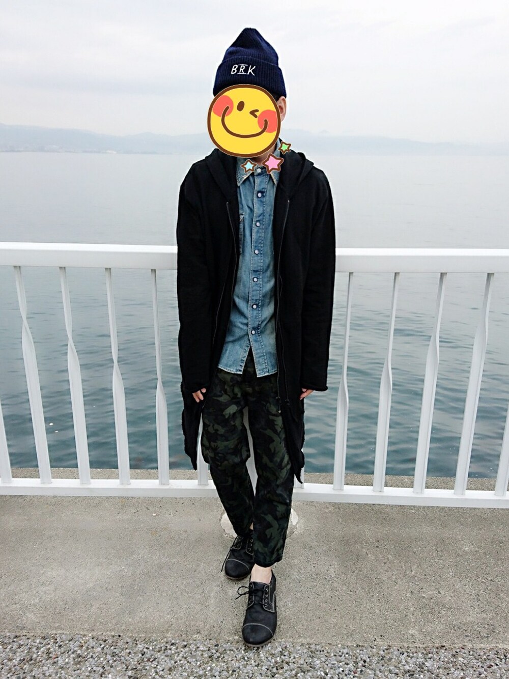 「秋のコーデ、革靴、ニット帽」｜「URBAN RESEARCH DOORS MENSのDOORS 別注 Lee Denimウエスタンシャツ加工（シャツ/ブラウス、ブルー系）」を使った、とんこつさん（メンズ・166cm）の秋コーディネートの1枚目の写真