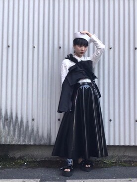 AKIRA NAKA エナメルフレアスカートを使った人気ファッション ...