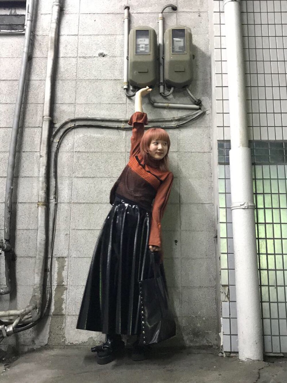 akiranaka エナメルフレアスカート AKIRANAKA（アキラナカ）の「AKIRA NAKA エナメルフレアスカート