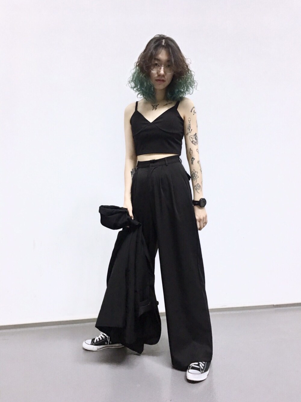 「Zoobiのアイテム（タンクトップ、ブラック系）」を使った、蒸汽熨斗さん（レディース・168cm）の夏コーディネートの1枚目の写真