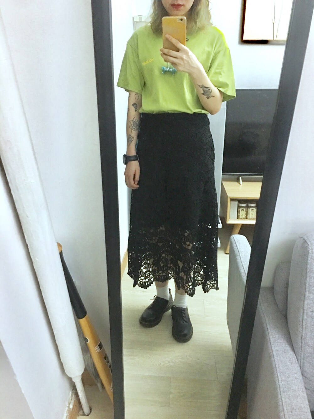 「化学少女のアイテム（パンプス、ブラック系）」を使った、蒸汽熨斗さん（レディース・168cm）の夏コーディネートの1枚目の写真