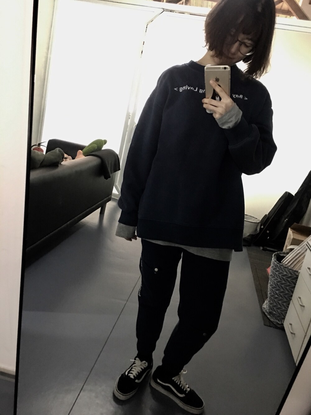 「VANSのアイテム（スニーカー、ブラック系）」を使った、蒸汽熨斗さん（レディース・168cm）の冬コーディネートの1枚目の写真