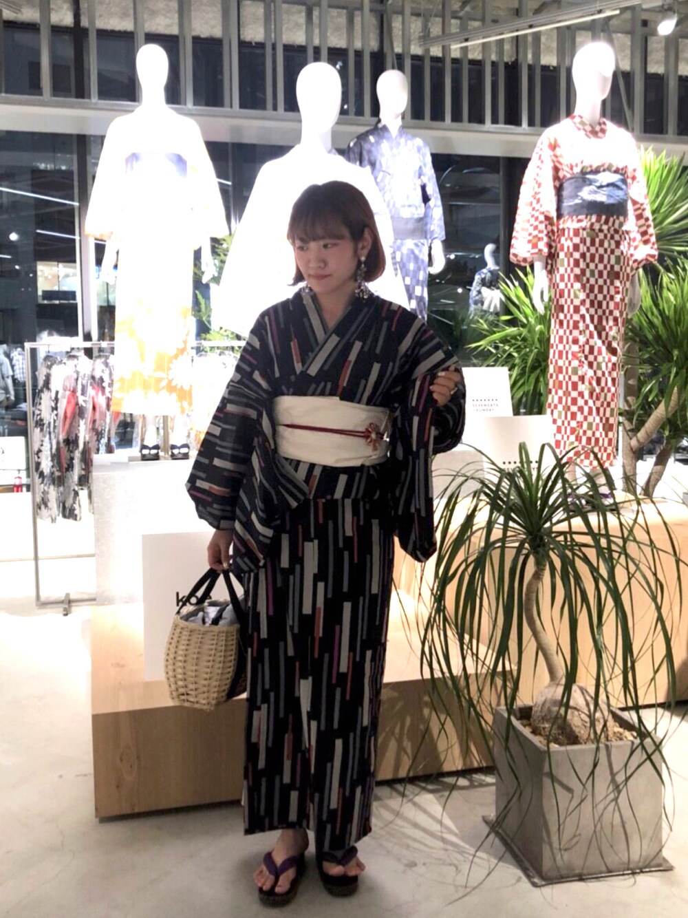 「浴衣、yecca vecca、オトナ女子、summer、かごバッグ、夏」｜「YECCA VECCAのモダン幾何学柄浴衣（浴衣、ブルー系）」を使った、chisatoさん（レディース・156cm）の夏コーディネートの1枚目の写真