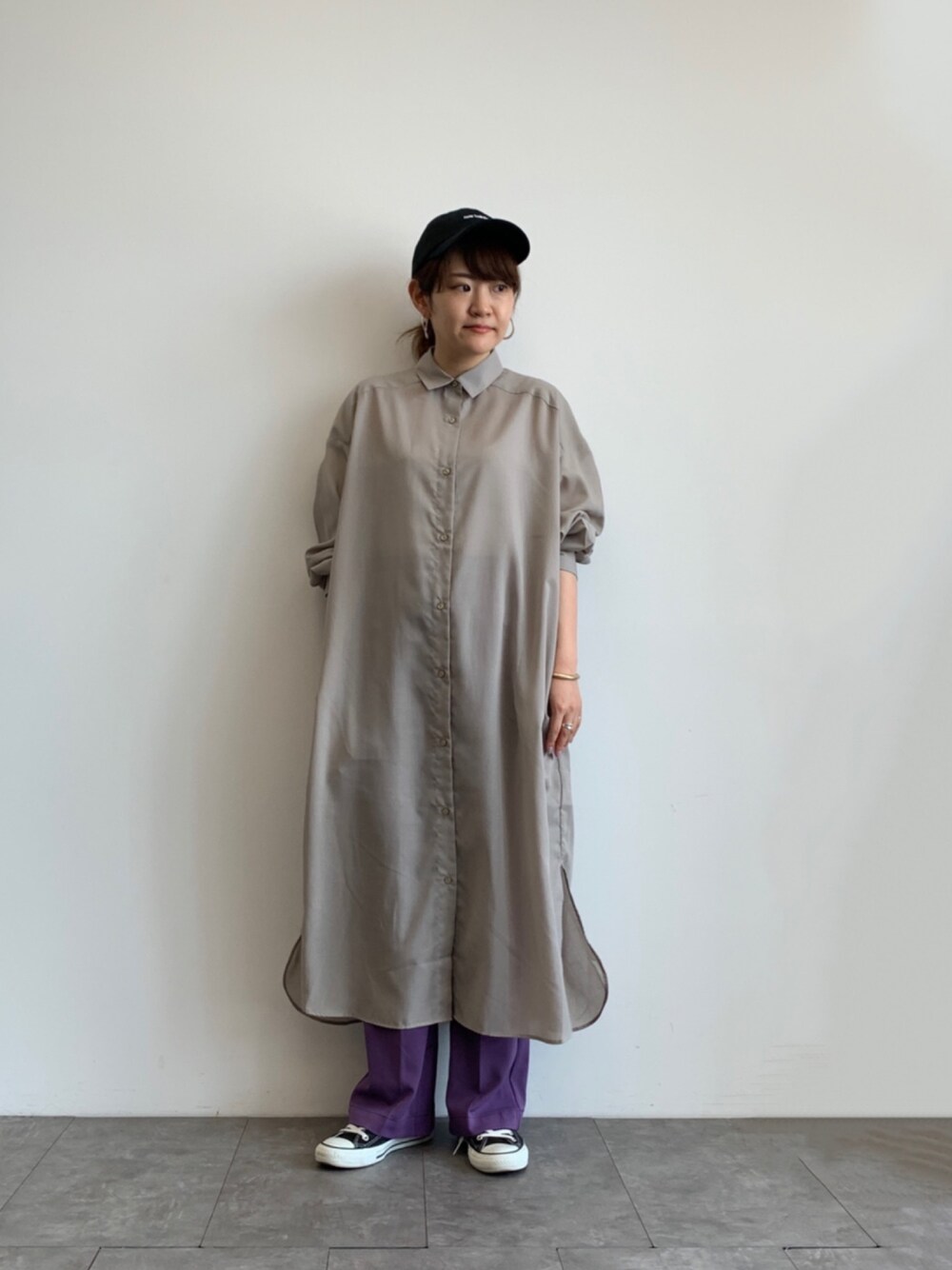 「シアーシャツ、シアーシャツワンピース、シアーワンピース、カジュアルコーデ、AMERICAN HOLIC、CRAFT STANDARD BOUTIQUE、秋色」｜「AMERICAN HOLICのシアーBIGシャツワンピース　＊（シャツワンピース、グレー系）」を使った、chisatoさん（レディース・157cm）の秋コーディネートの1枚目の写真