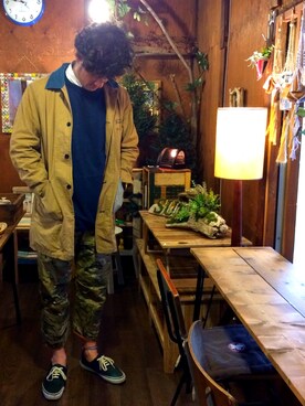 「MANASTASH（マナスタッシュ）のアイテム（ステンカラーコート）」を使った、yoさん（メンズ・178cm）の春コーディネート