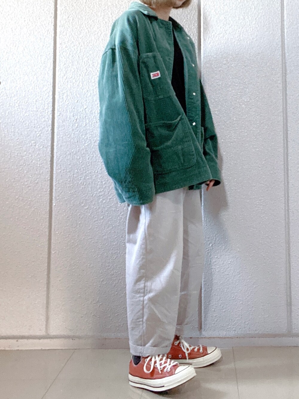 「CT70s、converse、秋コーデ、コーデュロイ、カジュアル、オーバーサイズ、低身長、低身長コーデ、メンズライク、コンバース」｜「FREAK'S STOREのBIG MAC×FREAK'S STORE/ビッグマック 別注コーデュロイカバーオール（カバーオール、グリーン系）」を使った、🫑さん（レディース・150cm）の秋コーディネートの1枚目の写真