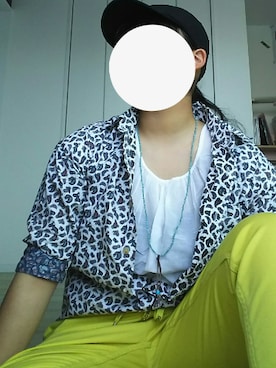 「AZUL（アズール）のアイテム（アクセサリー）」を使った、のぞみさん（レディース・156cm）の春コーディネート