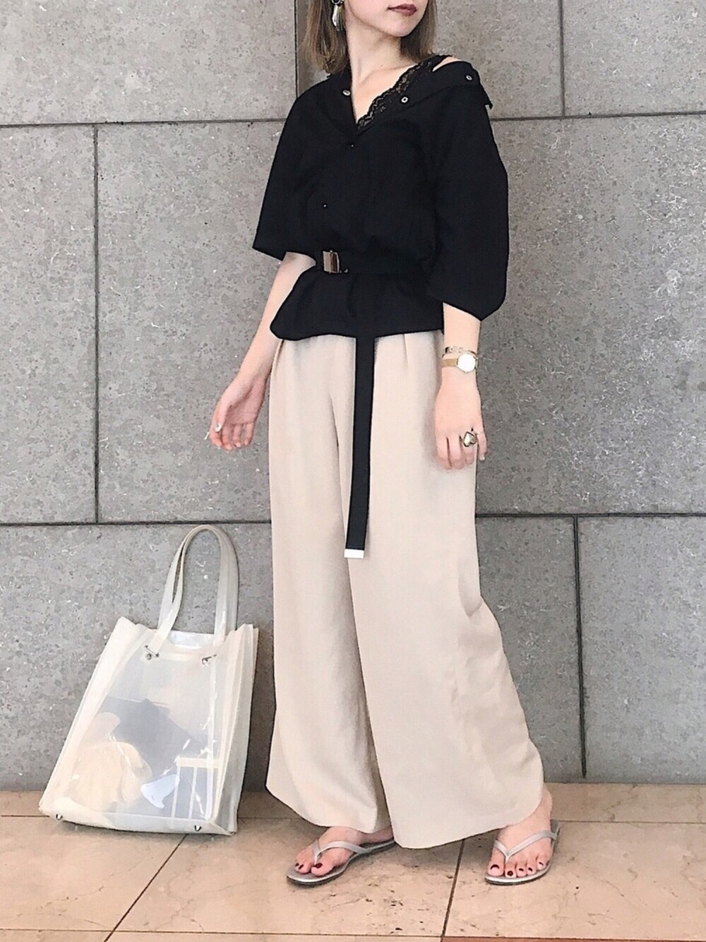 「楽チンコーデ、カジュアル、summer、オトナカジュアル、大人カジュアル、メンズライク、URBAN RESEARCH、EMODA、UN3D.」｜「URBAN RESEARCHのURiD コーチシャツジャケット（ブルゾン、ブラック系）」を使った、たなかまいさん（レディース・168cm）の夏コーディネートの1枚目の写真