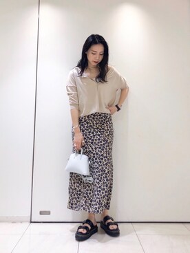 「URBAN RESEARCH（アーバンリサーチ）のプリントマキシスカート（スカート）」を使った、たなかまいさん（レディース・168cm）の春コーディネート
