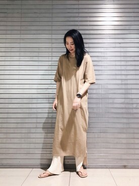 「URBAN RESEARCH（アーバンリサーチ）の製品染めロングTシャツワンピース（ワンピース）」を使った、たなかまいさん（レディース・168cm）の春コーディネート