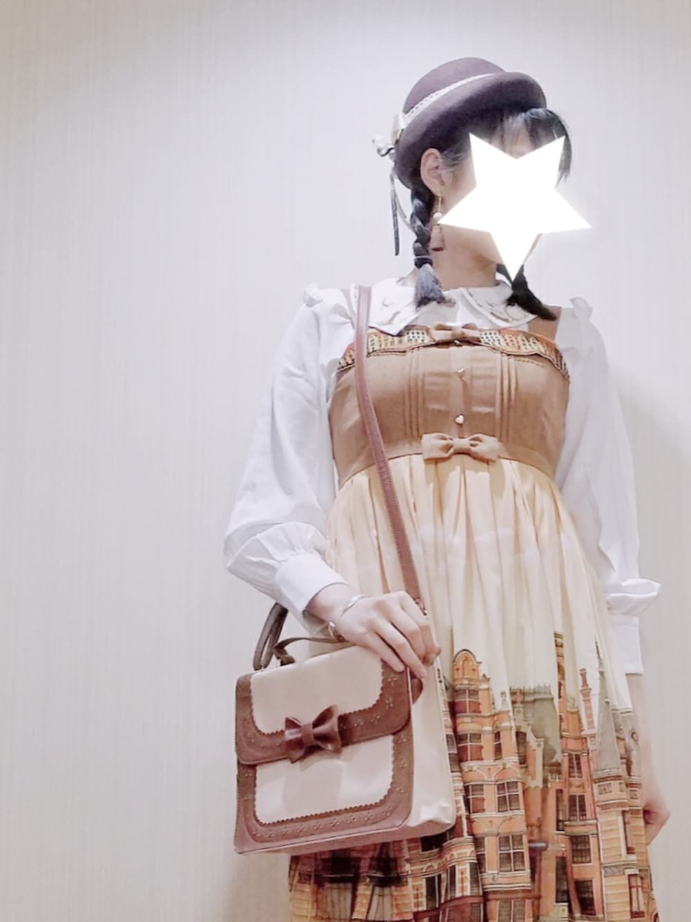 「lolita、lolitafashion、Lolita fashion、Lolita,classic, casual」｜「夢展望のアイテム（メッセンジャーバッグ、ピンク系）」を使った、٩(๑´0`๑)۶沐霏さん（レディース・177cm）の春コーディネートの1枚目の写真