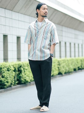 「BEAUTY&YOUTH UNITED ARROWS（ビューティーアンドユースユナイテッドアローズ）のBY リネンタッチ 1P ワイド イージーパンツ（その他パンツ、ブラウン系）」を使った、Tomoyoshi Tsuchiyaさん（メンズ・175cm）の夏コーディネート