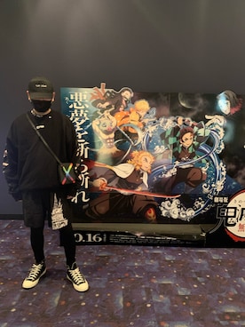 「off white（オフホワイト）のアイテム（スウェット）」を使った、Bobby Kazuさん（メンズ・173cm）の秋コーディネート