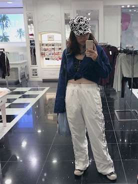 「Kappa（カッパ）のアイテム（パンツ、ホワイト系）」を使った、AKIさん（レディース・164cm）の秋コーディネート