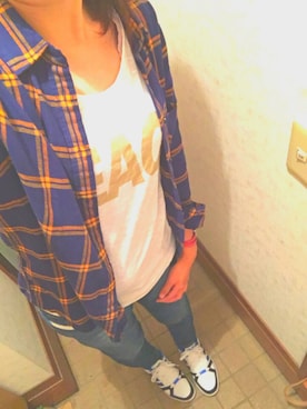 「フランネルシャツ」｜「アイテム（アナログ腕時計）」を使った、yuriさん（レディース・173cm）の秋コーディネート