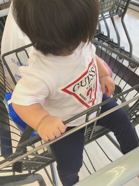 「Guess（ゲス）のアイテム（トップス）」を使った、Ri︎︎︎︎☻nаさん（キッズ・60cm）の春コーディネート