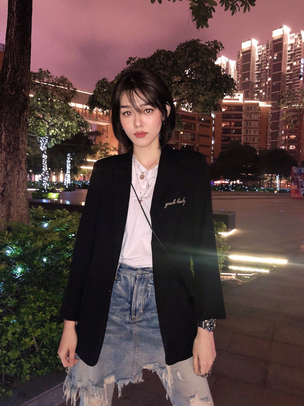 「ootd」｜「SAINT LAURENT PARISのアイテム（テーラードジャケット、ブラック系）」を使った、VANSCHEUNGさん（レディース・175cm）の冬コーディネートの1枚目の写真