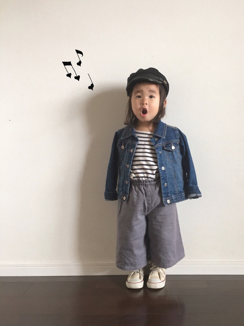 「マリンキャップ、マリン、Gジャン、ボーダー、ガウチョパンツ、キッズコーデ、2歳」｜「韓国子供服のアイテム（帽子、ブラック系）」を使った、Ripiさん（キッズ・90cm）の春コーディネートの1枚目の写真