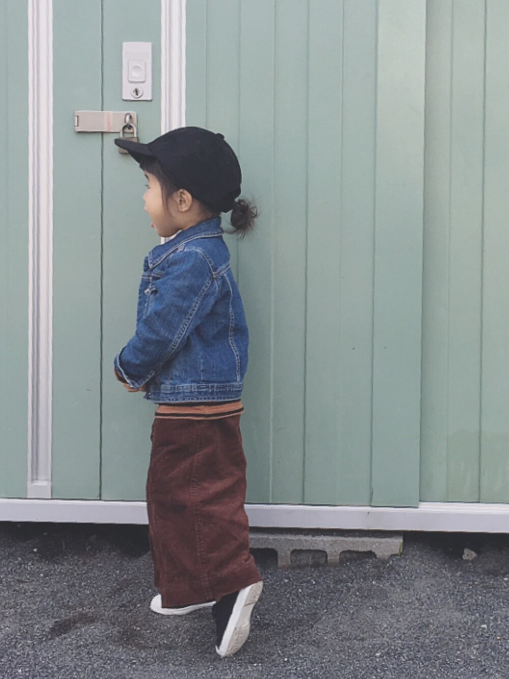 「秋コーデ、Gジャン、ボーダー、コーデュロイパンツ、キャップ、西松屋、おんなのこ、3歳、キッズコーデ」｜「西松屋のアイテム（キャップ、ピンク系）」を使った、Ripiさん（キッズ・90cm）の秋コーディネートの1枚目の写真