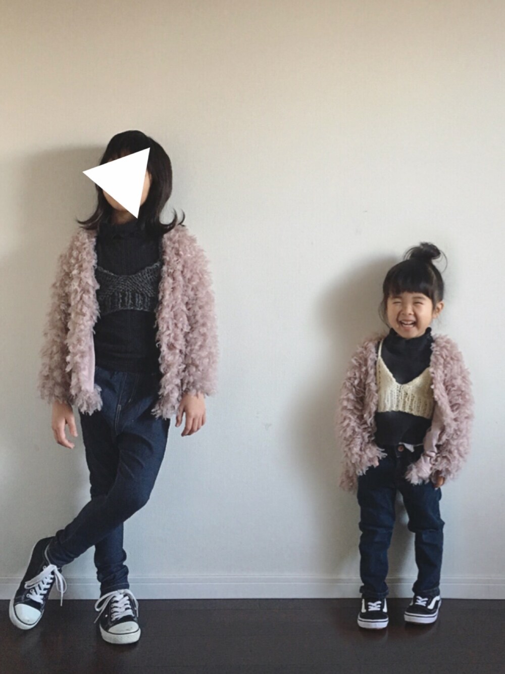 「神ビスチェ、かなぼんmade、ニットビスチェ、もけもけ、リンクコーデ、小学生、おんなのこ、キッズコーデ」｜「petit mainのループニットガウン（カーディガン/ボレロ、ピンク系）」を使った、Ripiさん（キッズ・90cm）の冬コーディネートの1枚目の写真