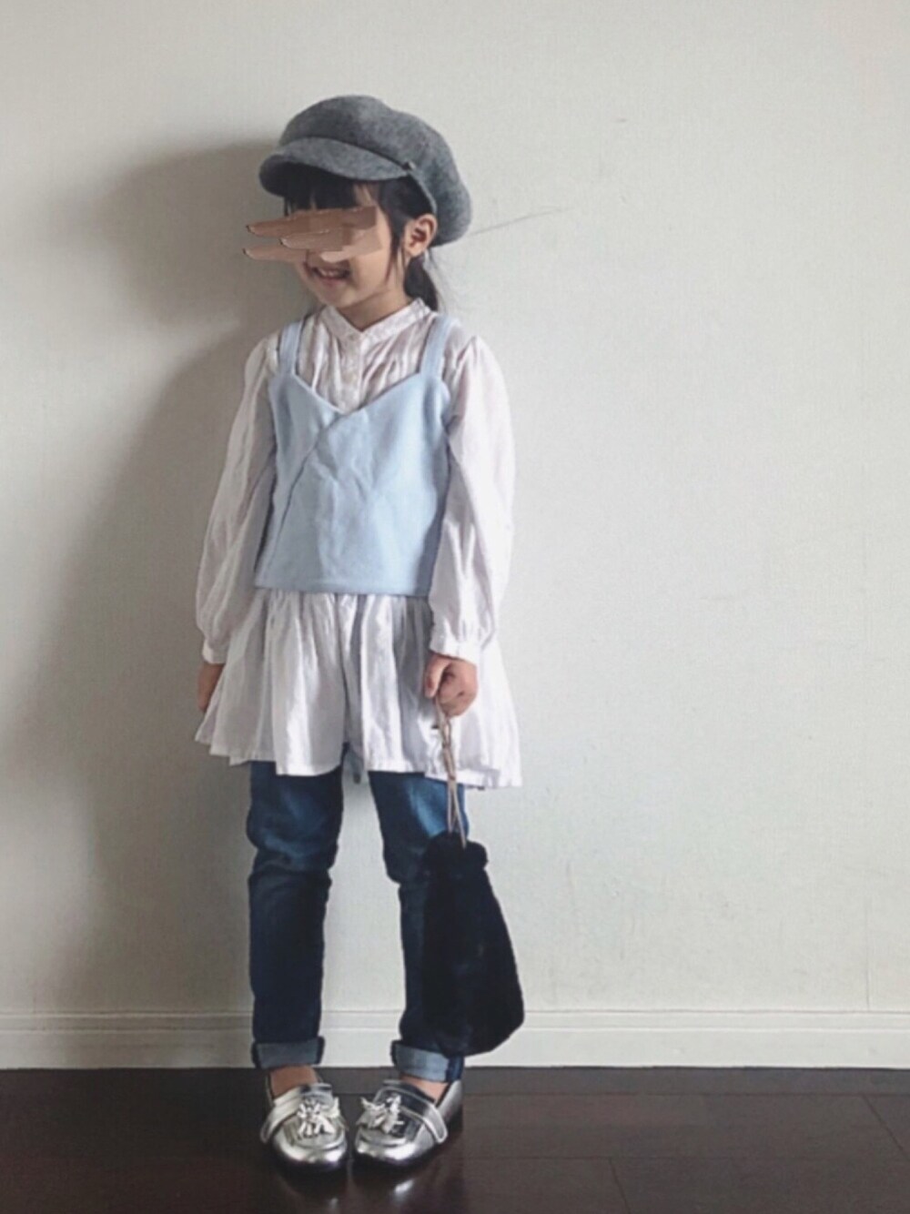 「キッズコーデ、おんなのこ、ローファー、シルバー、水色、ティアード、マリンキャップ、デニム、ZARA KIDS、ZARA」｜「petit mainのウールマリンキャップ（キャップ、グレー系）」を使った、Ripiさん（キッズ・100cm）の秋コーディネートの1枚目の写真