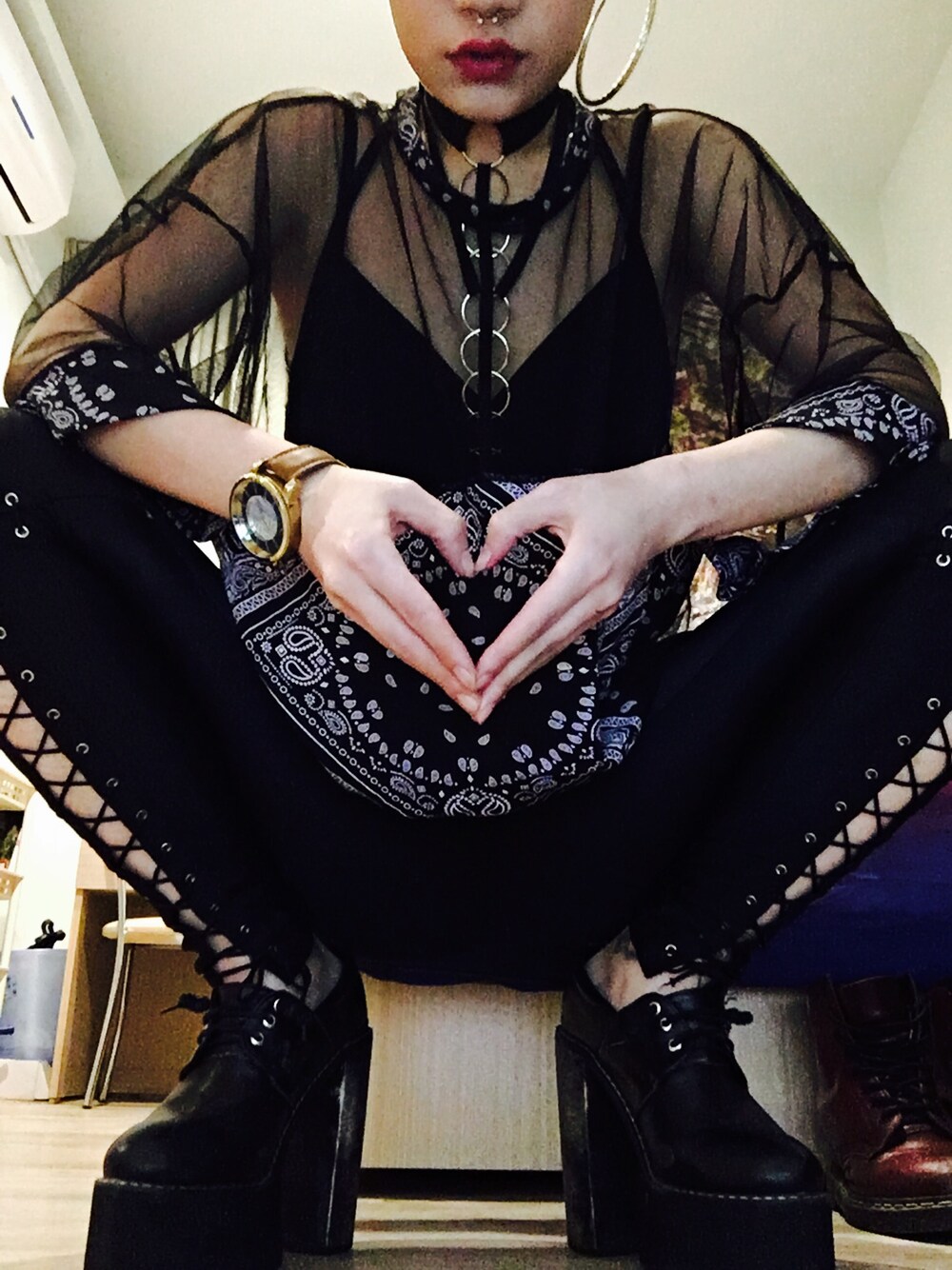 「❤️のアイテム（トップス、ブラック系）」を使った、陳力さん（レディース・162cm）の冬コーディネートの1枚目の写真