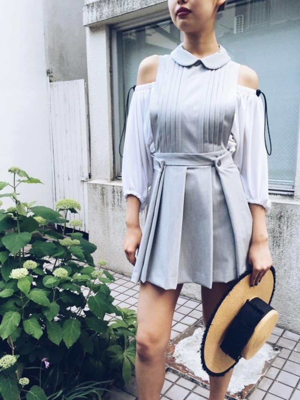 「ワンピース、オフショル、PAMEO POSE、夏コーデ、麦わら帽子、サマースタイル」｜「PAMEO POSEのDRASTRING JERSEY TOP（ジャージ、ホワイト系）」を使った、PAMEO POSEさん（レディース・171cm）の春コーディネートの1枚目の写真