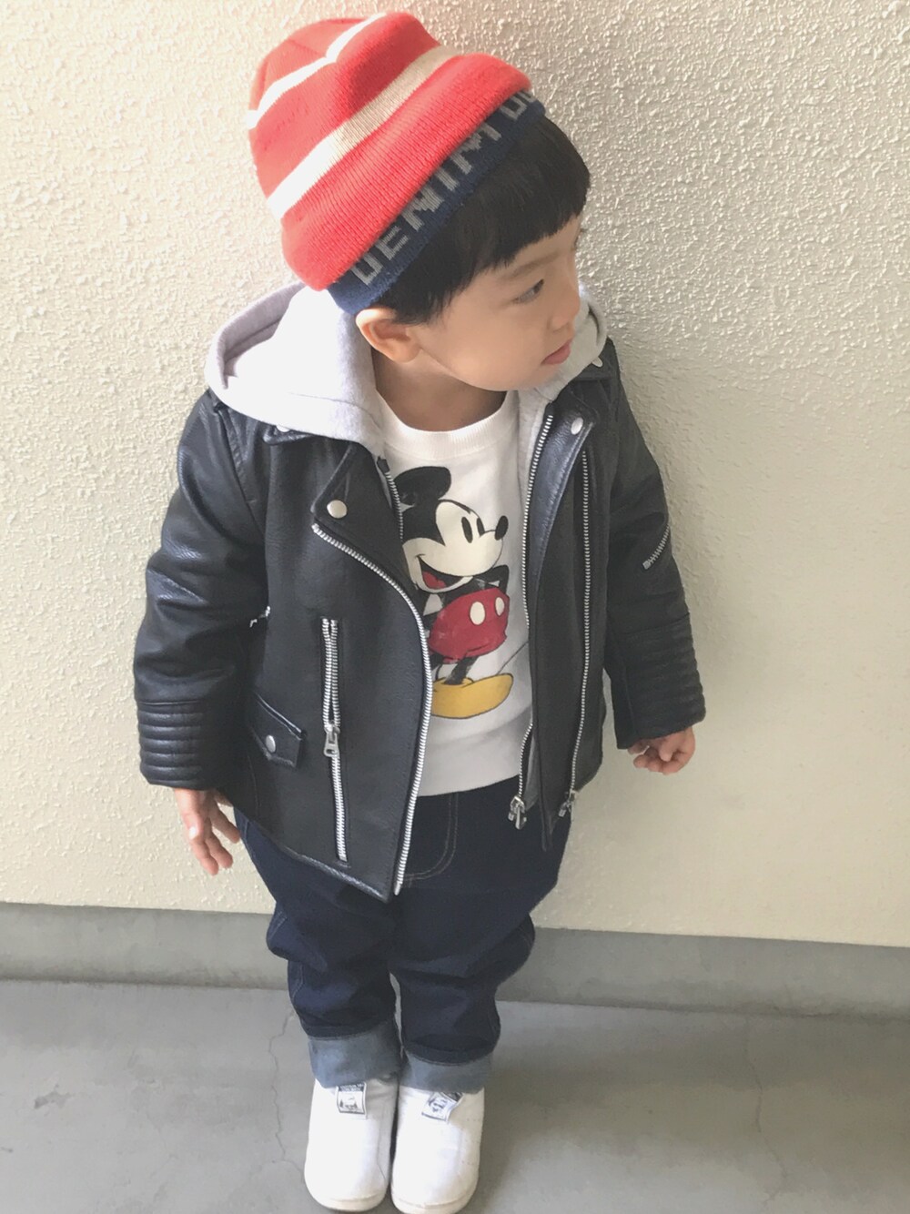 「ZARA KIDSのアイテム（ライダースジャケット、ブラック系）」を使った、ma-iさん（キッズ・100cm）の秋コーディネートの1枚目の写真