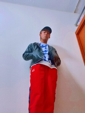 肘からマヨネーズさんのコーディネート