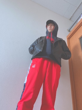 肘からマヨネーズさんのコーディネート