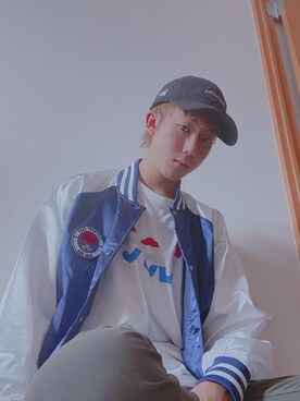 肘からマヨネーズさんのコーディネート