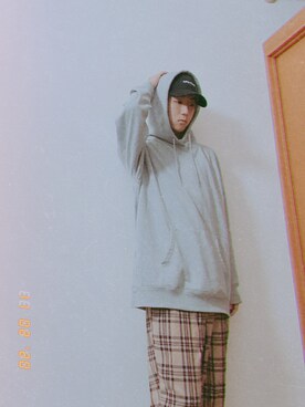 肘からマヨネーズさんのコーディネート