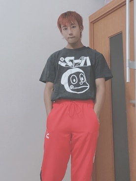 肘からマヨネーズさんのコーディネート