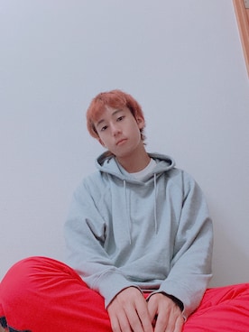 肘からマヨネーズさんのコーディネート