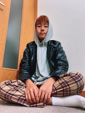 肘からマヨネーズさんのコーディネート