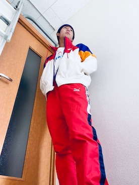 「PUMA」｜「アイテム（ナイロンジャケット）」を使った、肘からマヨネーズさん（メンズ・172cm）の秋コーディネート