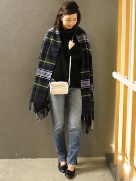 「Johnstons of Elgin（ジョンストンズオブエルガン）のアイテム」を使った、akiさん（レディース・158cm）の秋コーディネート