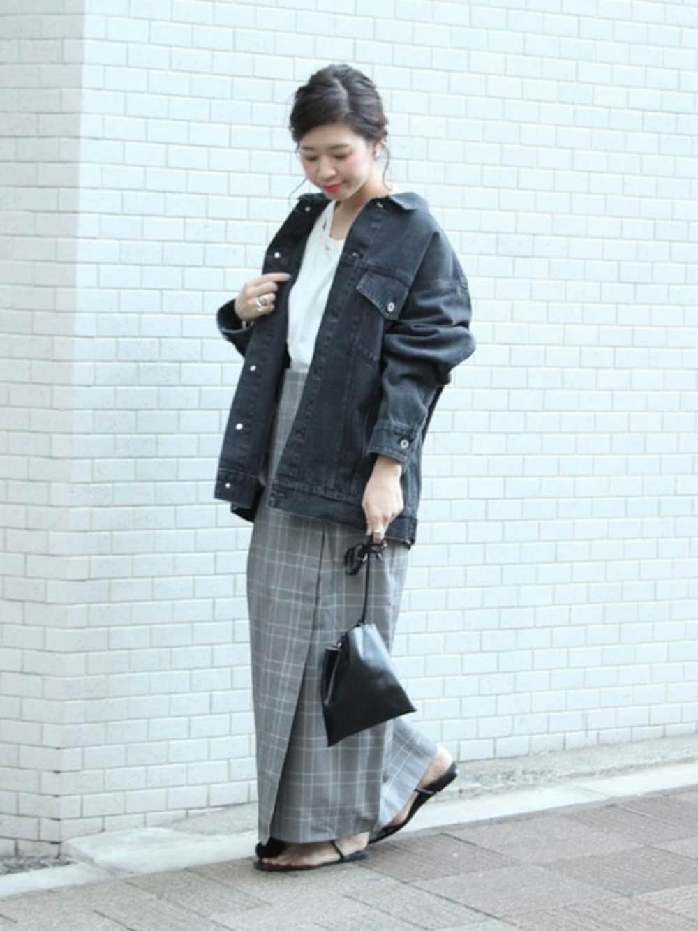 「チェック、スカート、Gジャン、journal standard、春コーデ」｜「JOURNAL STANDARDのTRチェックサスペンダーラップロングスカート◆	（スカート、グレー系）」を使った、akiさん（レディース・158cm）の冬コーディネートの1枚目の写真