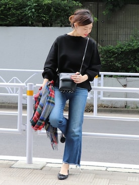 「Johnstons of Elgin（ジョンストンズオブエルガン）のアイテム」を使った、akiさん（レディース・158cm）の夏コーディネート