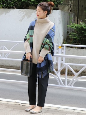 「Johnstons of Elgin（ジョンストンズオブエルガン）のアイテム」を使った、akiさん（レディース・158cm）の秋コーディネート