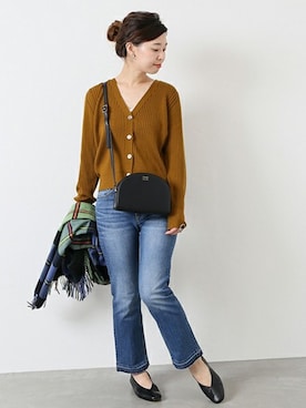 「Johnstons of Elgin（ジョンストンズオブエルガン）のアイテム」を使った、akiさん（レディース・158cm）の冬コーディネート