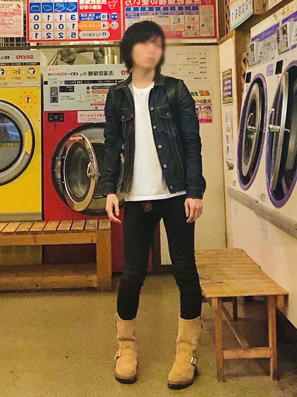 「glambのJim ankle denim / ジムアンクルデニム（デニムパンツ、ブラック系）」を使った、soapboxさん（メンズ・171cm）の春コーディネートの1枚目の写真