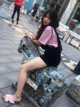 「PULL&BEAR（プルアンドベア）のアイテム（サロペット/オーバーオール）」を使った、三千万八百里さん（レディース・166cm）の秋コーディネート