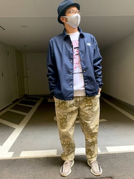 「ベージュパンツ」｜「アイテム（その他アウター）」を使った、マングースさん（メンズ・173cm）の冬コーディネート