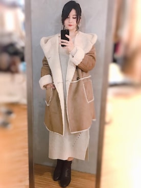 「アイテム（ムートンコート）」を使った、MiZUKiさん（レディース・160cm）の秋コーディネート